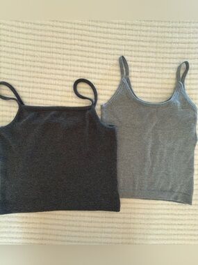 Bundle of 2 Cozy Essential Sweater Tank Tops: 
Madewell & Gap ☁️✨🖤